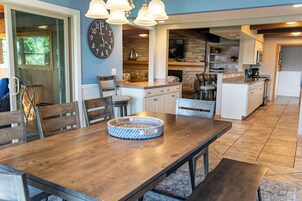 House, Multiple Beds, Patio (Lake House) | Dining