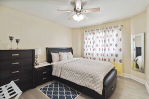 3 多间卧室、熨斗/熨衣板、WiFi、床单