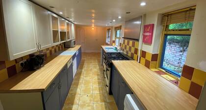 Room in Lodge - Southgate Lodge - Single-twin, Double and Family Rooms