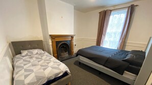 Unclassified image, 4 of 10, button - Room-southgate Lodge - Single-twin, Doub (King's Lynn)