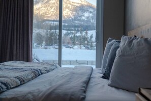 Apartment, 2 Bedrooms | 2 bedrooms - Mountain View Walk to all in Canmore Canada (Canmore)