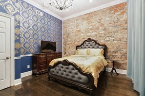 2 chambres, fer et planche à repasser, Wi-Fi, draps fournis