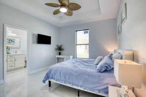 4 bedrooms, iron/ironing board, WiFi, bed sheets