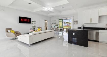 Charming Newly built 4bedroom house with WiFi and AC in brilliant Port St. Lucie
