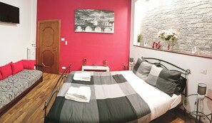 2 bedrooms, WiFi, bed sheets