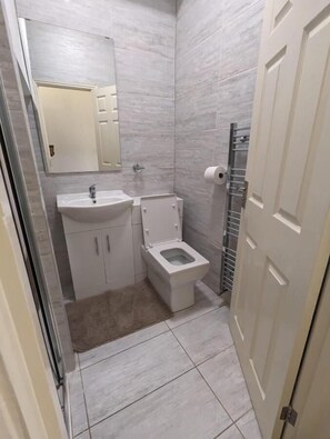 Chambre Standard double ou avec lits jumeaux | Salle de bain