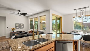 Interior - Stylish West Sedona Oasis. Hot Tub, E-BIKES & Kids Play Area (Sedona)