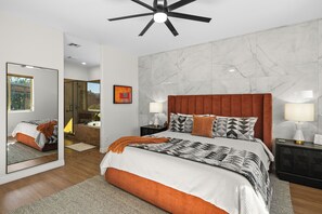 4 bedrooms, iron/ironing board, travel cot, free WiFi - Stylish West Sedona Oasis. Hot Tub, E-BIKES & Kids Play Area (Sedona)