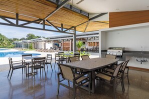 Apartment, Multiple Beds, Balcony, Ocean View (Viva Jaco Viva Jaco 10-02B) | Outdoor dining