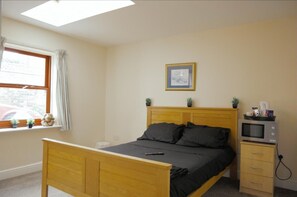 Comfort Studio | Free WiFi - Cosy & Modern 1 Bed Studio (Royal Leamington Spa)