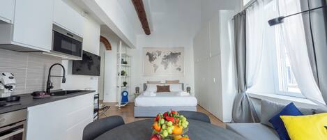 1 slaapkamer, een strijkplank/strijkijzer, reisbedje, gratis wifi