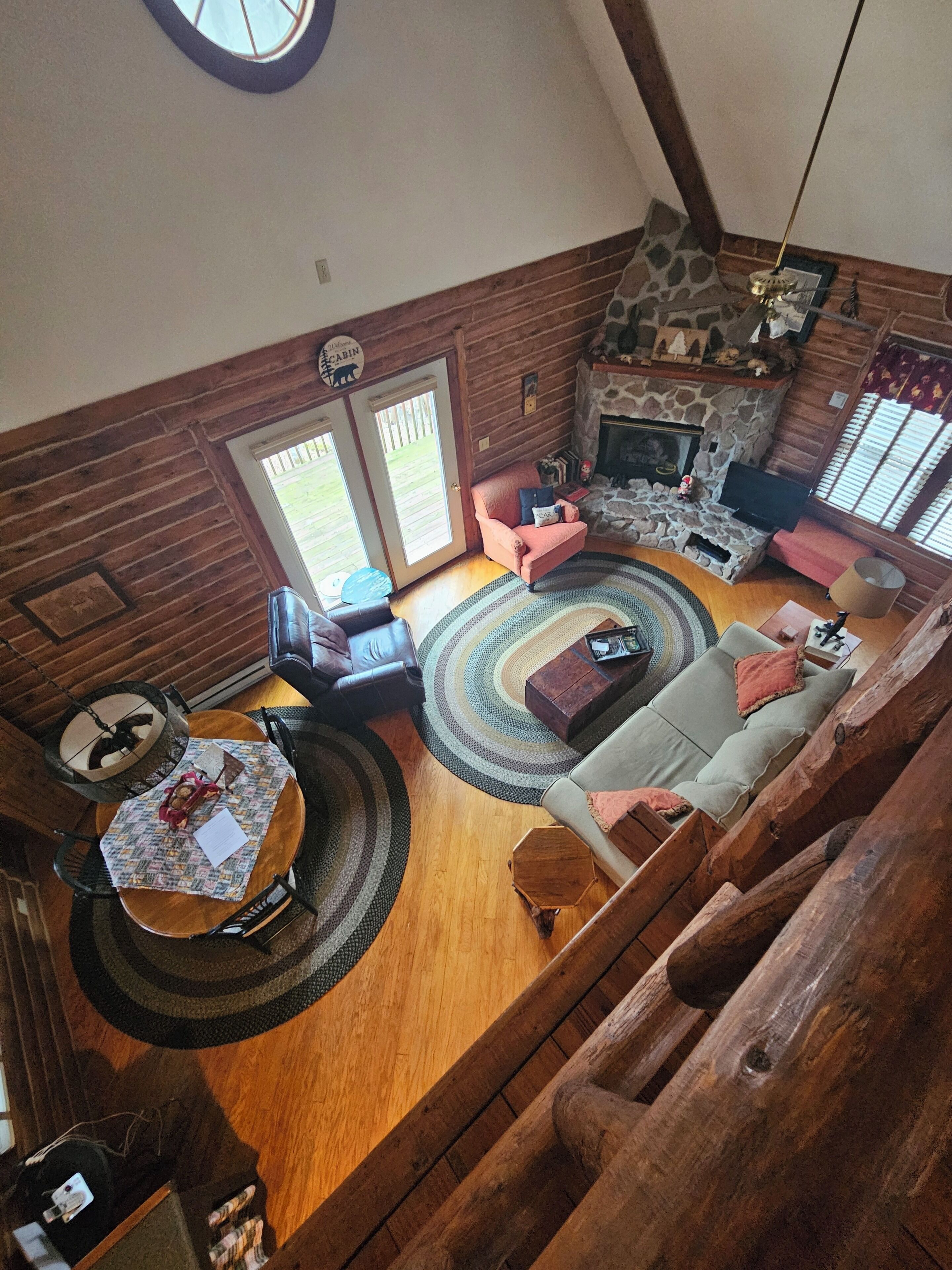 Smart TV, fireplace, DVD player, books