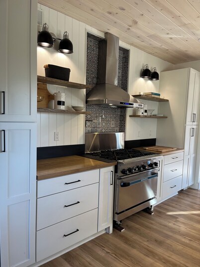 Charming 3-bedroom recently renovated 140 years old farmhouse in Mantua. 
