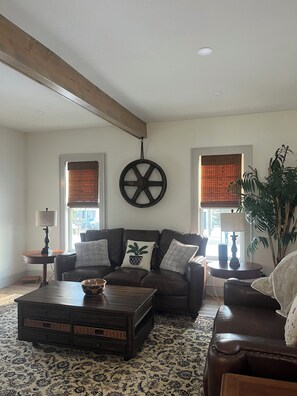 Smart TV - Charming 3-bedroom recently renovated 140 years old farmhouse in Mantua.  (Mantua)