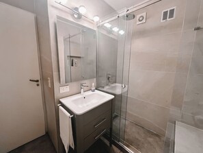 Studio | Bathroom - RentUp-Moderno monoamb. en Microcentro (Buenos Aires)