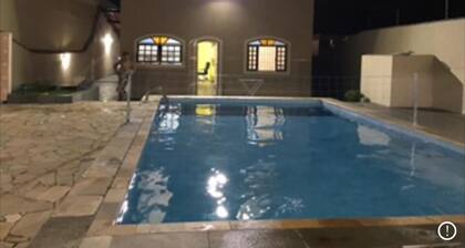 Townhouse with 3 bedrooms and 4 bathrooms/Pool and Barbecue