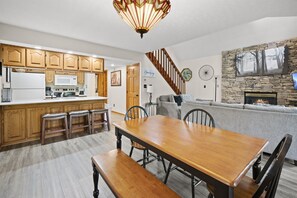 Dining - Save on Attractions and Stay Close to the Action! (Pigeon Forge)