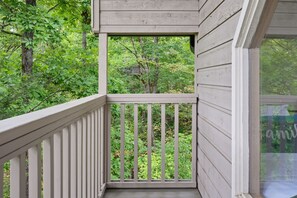 Property grounds - Save on Attractions and Stay Close to the Action! (Pigeon Forge)