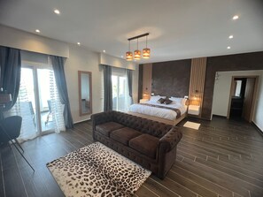 Deluxe Suite, Patio, Sea View | Egyptian cotton sheets, premium bedding, pillow-top beds, free minibar - La Parenthèse (Mbodiène)