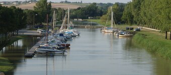 Apartment 100 m2, 3 bedrooms, 5 beds, Balcony (Smoking area).