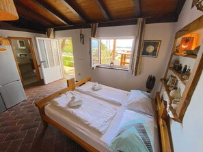 1 bedroom, in-room safe, free WiFi, bed sheets