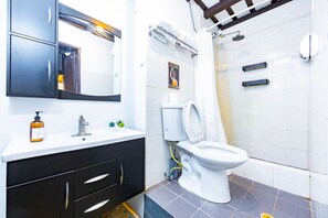 Eco-friendly toiletries, hair dryer, towels - Sun Kissed  Old San Juan  Spanish Style (San Juan)