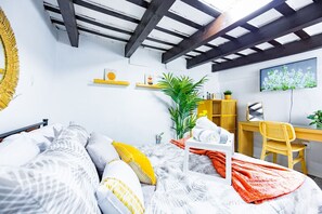 1 bedroom, desk, free WiFi - Sun Kissed  Old San Juan  Spanish Style (San Juan)