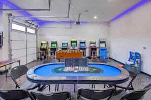 Game room - Lakeside Escape: Game Room W/ AC (Indio)