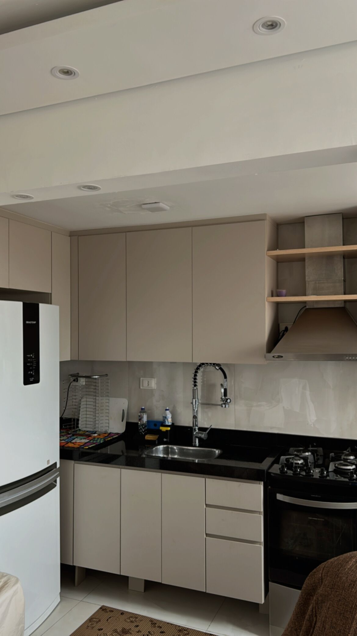 雪櫃、微波爐、焗爐、爐具