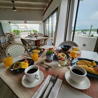 Free daily cooked-to-order breakfast