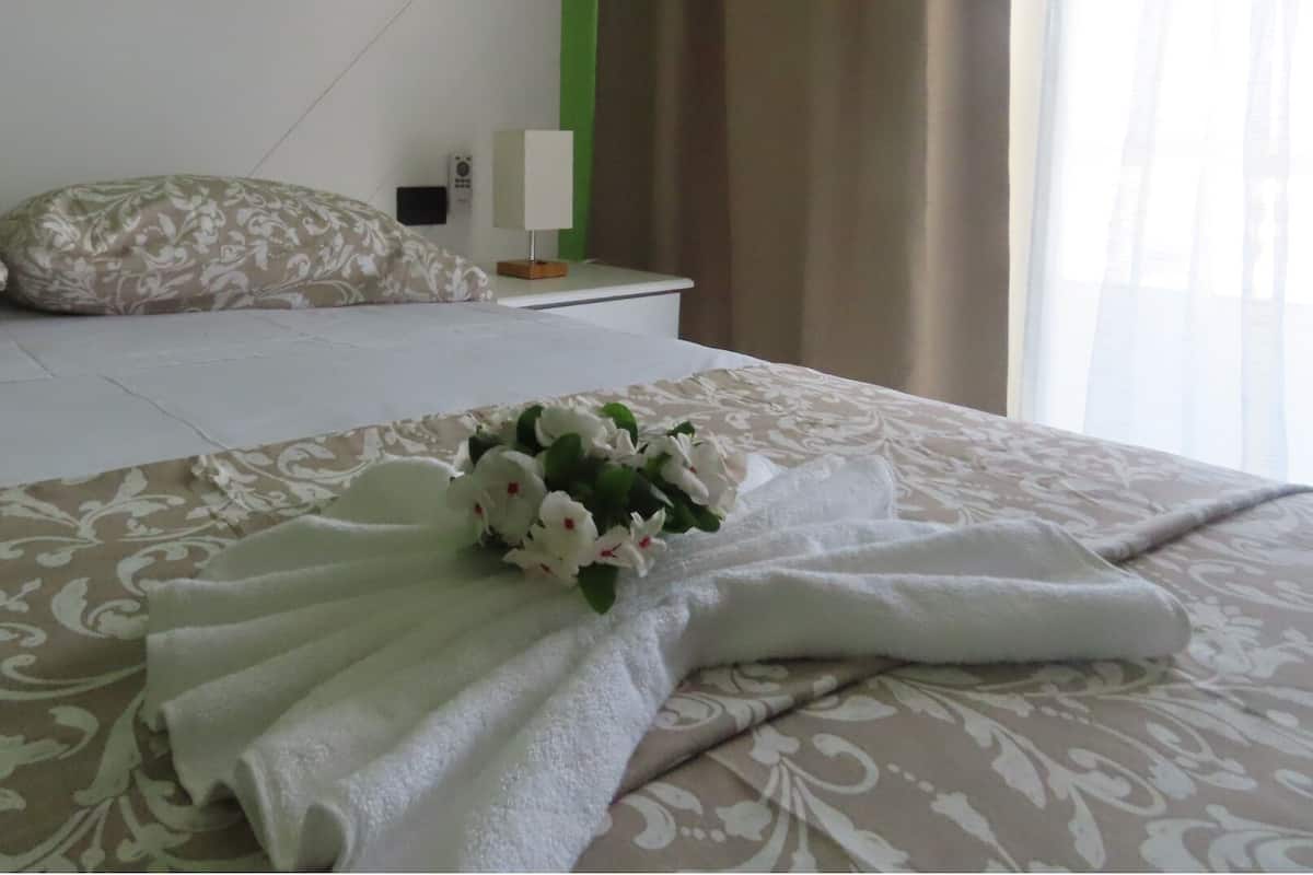 Couette en duvet d'oie, surmatelas, coffres-forts dans les chambres
