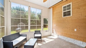 Unclassified image, 3 of 29, button - Serene Retreat Near Fort Campbell and Casino -  Family and Pet Friendly (Clarksville)