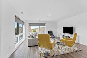 Smart TV, fireplace, video games, stereo