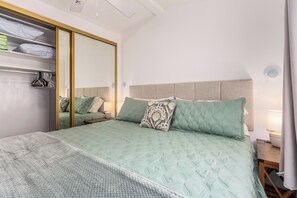 1 bedroom, iron/ironing board, free WiFi, bed sheets - Recliners! Large Az Room - Adult 55+ Activities Galore! (Mesa)