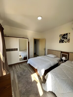 3 bedrooms, iron/ironing board, WiFi, bed sheets