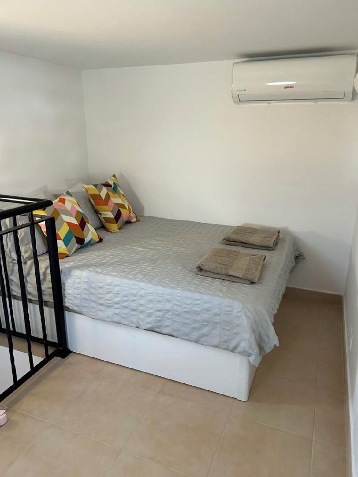 4 slaapkamers, een strijkplank/strijkijzer, wifi, beddengoed