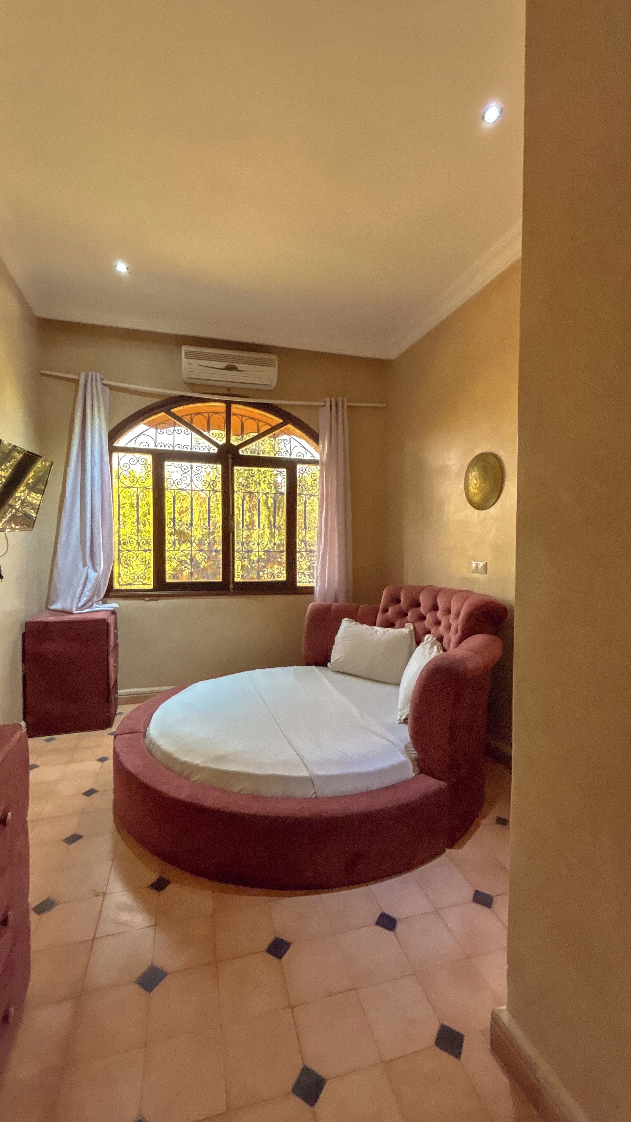 4 bedrooms, iron/ironing board, WiFi