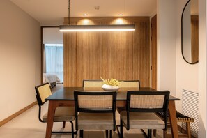 Dining - 3BR Penthouse with Jacuzzi & A/C in El Poblado (Medellín)