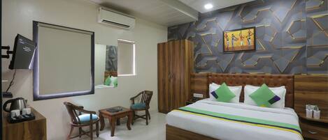 Deluxe Double Room | Premium bedding, down comforters, laptop workspace, free WiFi