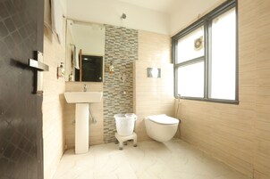 Shower, towels, soap, shampoo