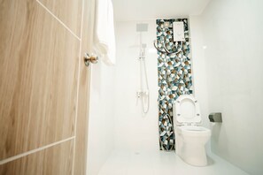 Hair dryer, towels, soap, shampoo - Paradise peak -Deluxe double room (Maafushi)