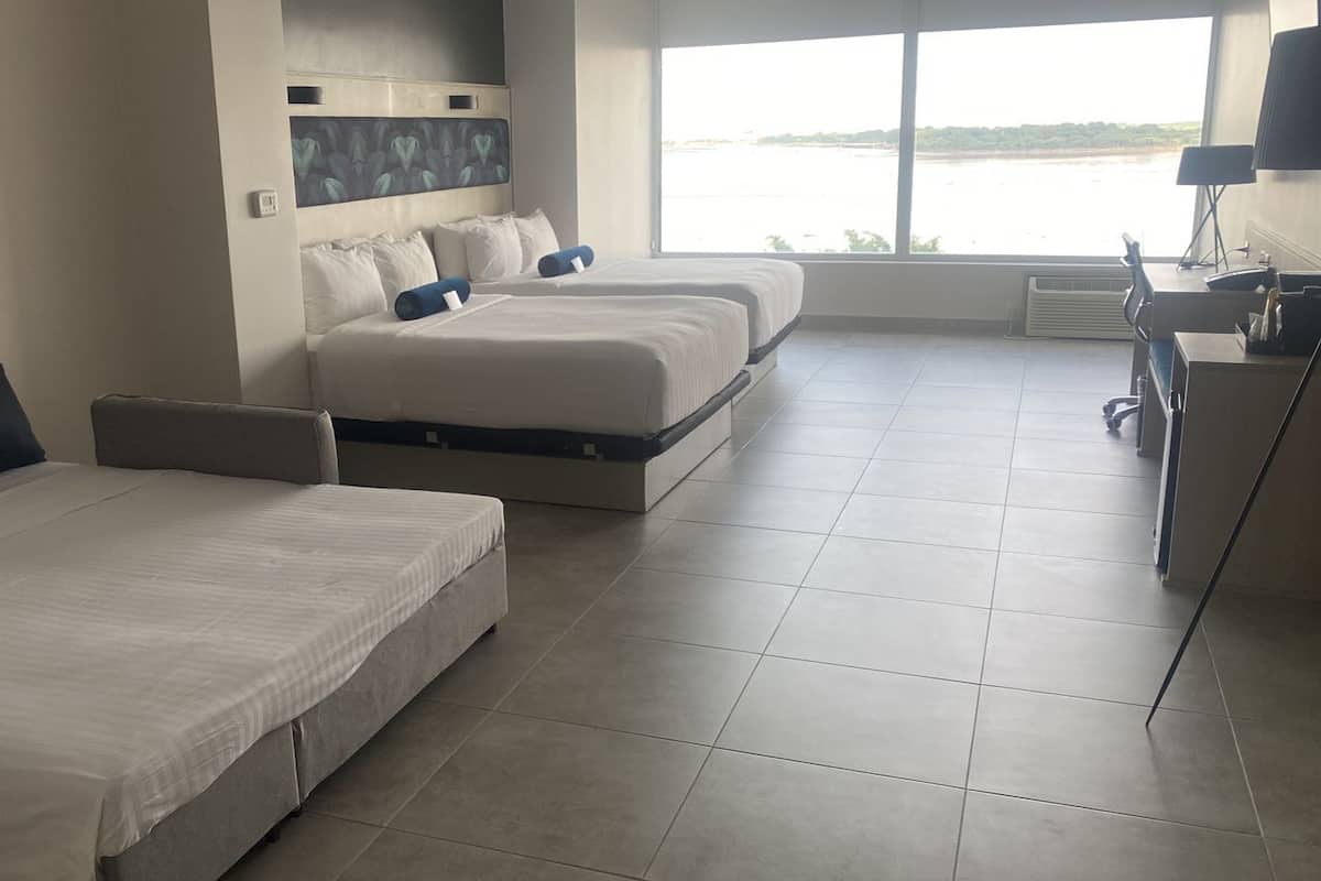 Familienzimmer, 1 King-Bett und Schlafsofa
