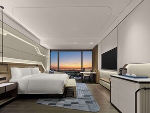 Zimmer, 1 King-Bett | Daunenbettdecken, Minibar, Zimmersafe, Schreibtisch
