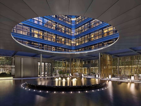 Executive lounge. Hilton Shanghai Hongqiao International Airport
