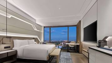 Down comforters, minibar, in-room safe, desk