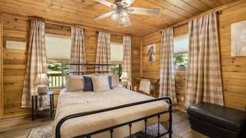 3 bedrooms, travel crib, WiFi, bed sheets