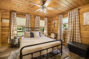 3 bedrooms, travel cot, WiFi, bed sheets