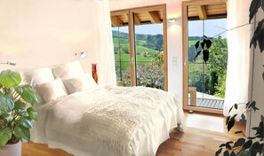 2 bedrooms, iron/ironing board, WiFi, bed sheets - Black Forest loft, extraordinary house, view (Horben)