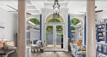 NEW! âLake it Easyâ a lakefront 6BR 6BA retreat, with pool and large game room!