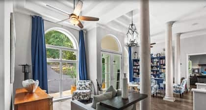 NEW! “Lake it Easy” a lakefront 6BR 6BA retreat, with pool and large game room!